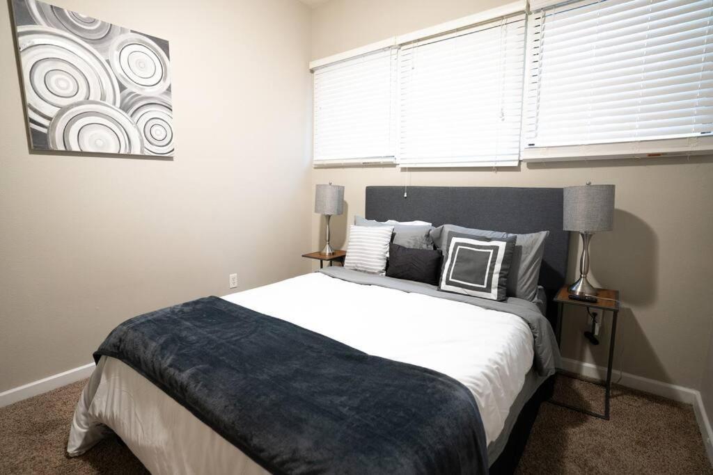 Apartamento Comfortable 1-bedroom In The Heart Of *